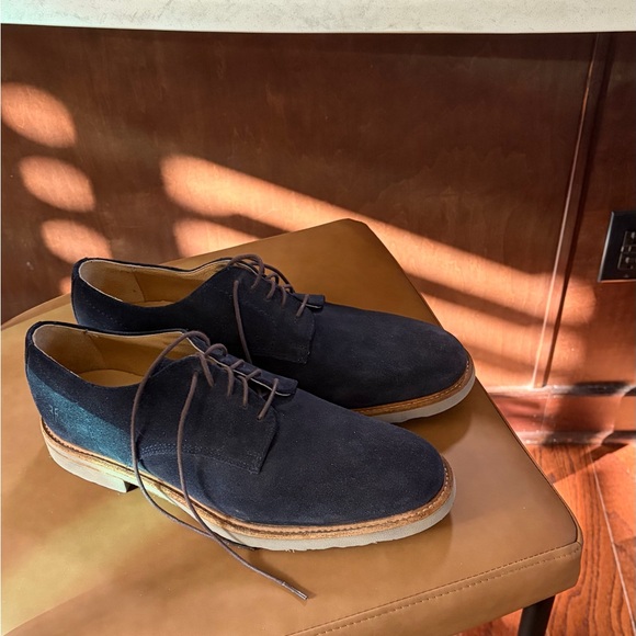 FRYE AND CO. Other - FRYE BLUE SUEDE OXFORDS Size MEN 11D